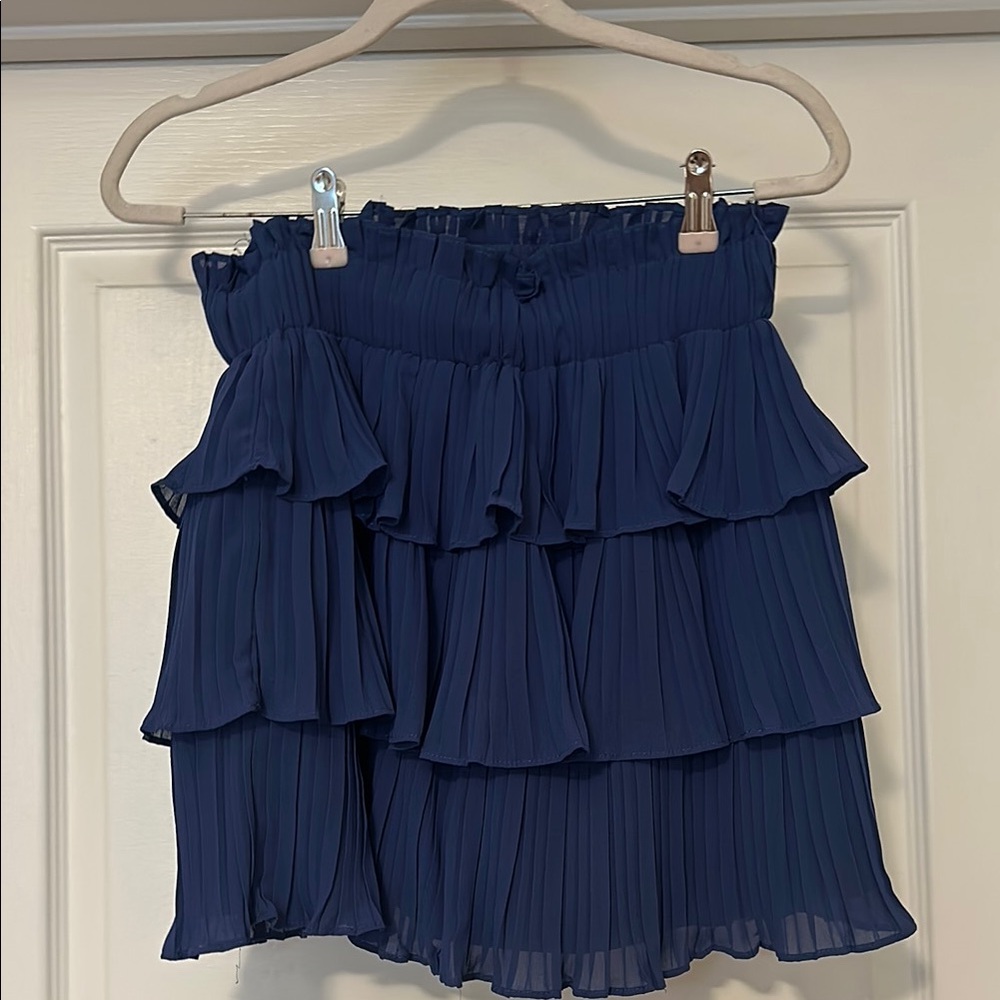 Chic Navy Pleated Skirt